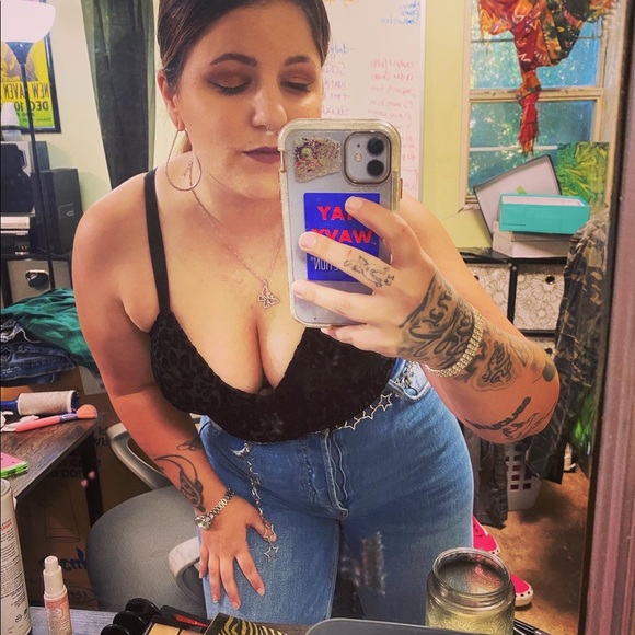 Meet your Posher, Megan - Picture 8 of 16